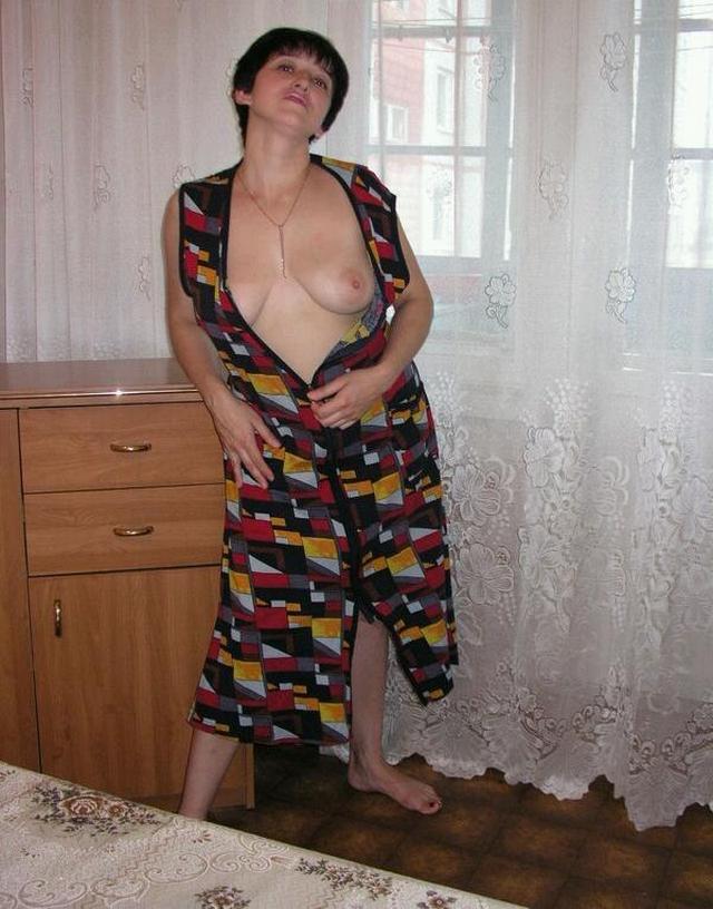 Домохозяйка Ира без халата выглядит сексуально 4 фотка