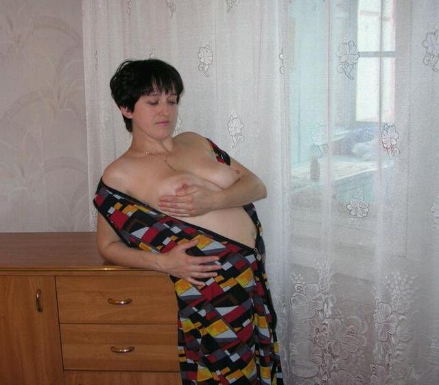 Домохозяйка Ира без халата выглядит сексуально 11 фотка