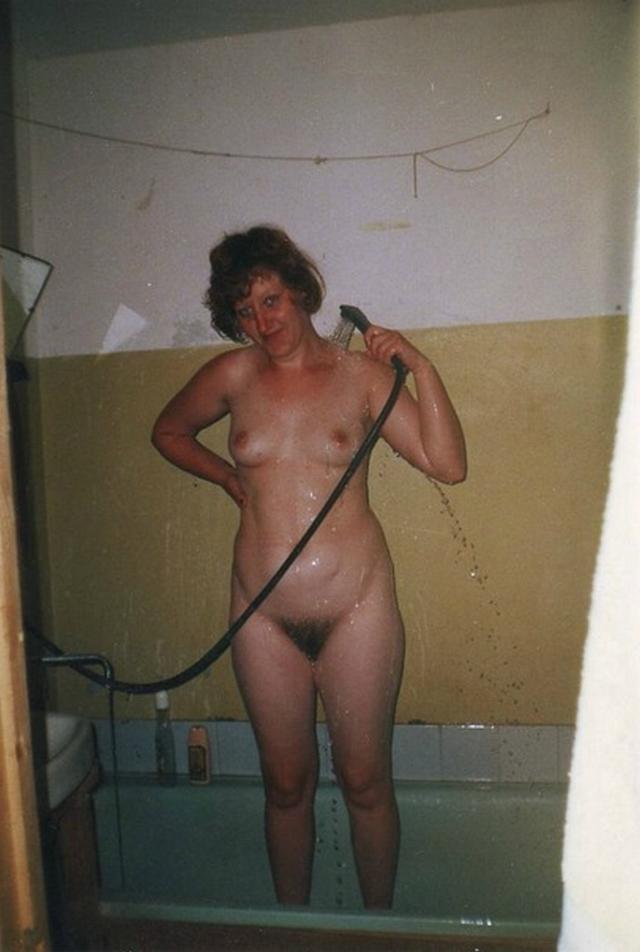 Развратные и голые молодые мамы в ванной трут свои сиськи 12 фотка